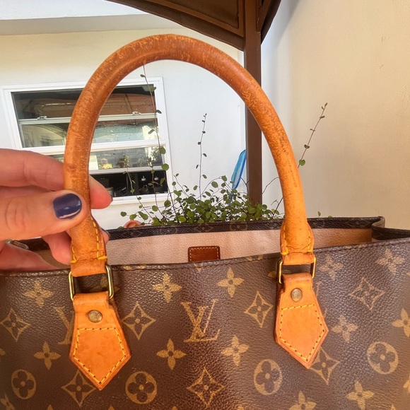 Louis Vuitton Brown Monogram Tote with Tan Handles - Picture 13 of 15